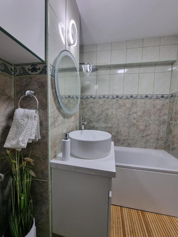 Clau Home Hunedoara Exterior foto